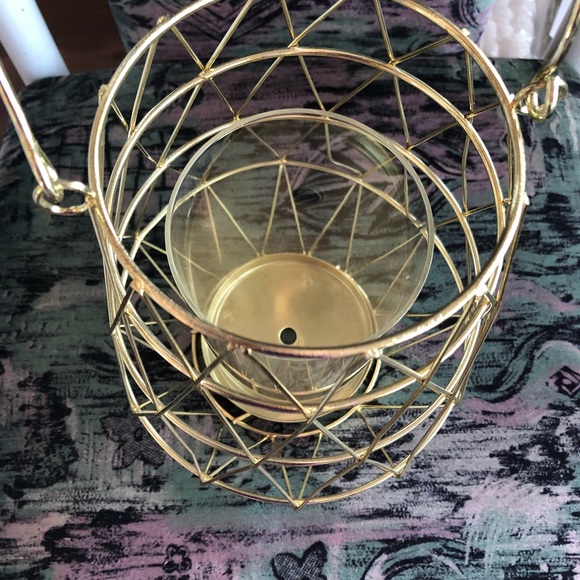 wire gold tone candle holder with handle - Picture 3 of 11